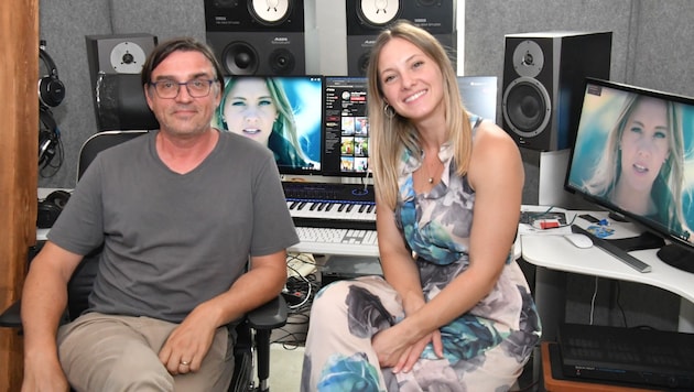 Hubert Molander with Charlien in his recording studio in Graz (Bild: Kevin Geißler)