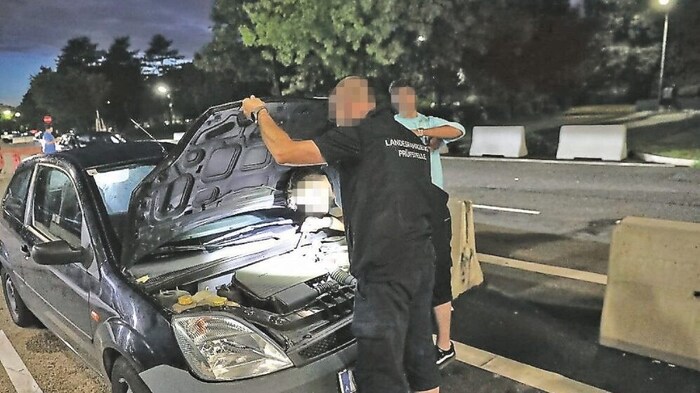 Freitagnacht kam es zu 3 Kennzeichenabnahmen.