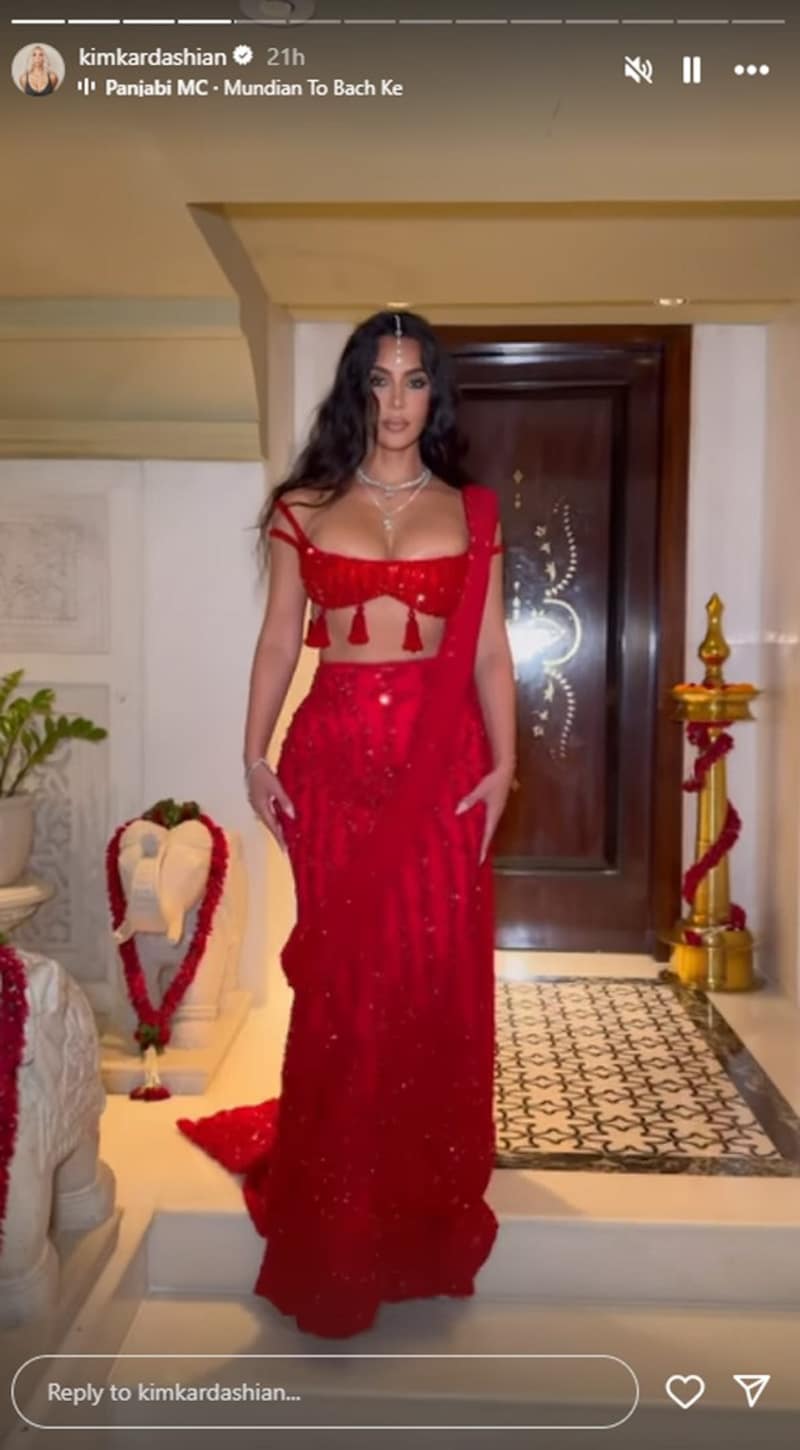 Kim Kardashian packte ihre Kurven in ein rot glitzerndes Outfit. (Bild: instagram.com/kimkardashian)