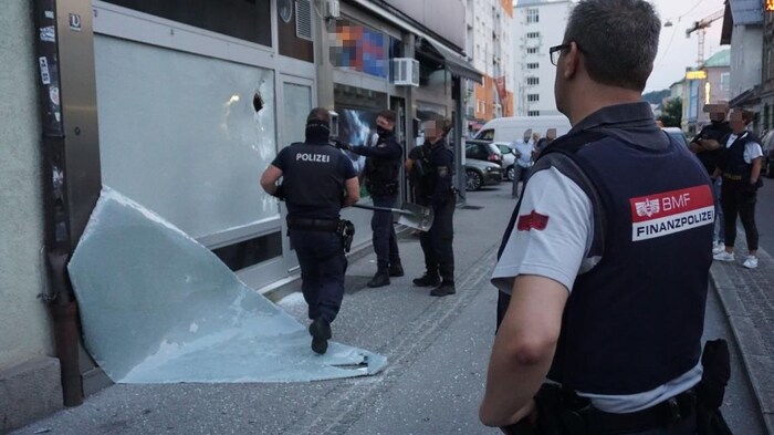 Die Finanzpolizei jagt Betreiber von illegalen Spiellokalen, wie hier bei einer Razzia in ...