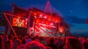 Auch die Lichttechnik spielte bei der Jubiläums-Starnacht alle Stücke.  (Bild: Evelyn Hronek/EVELYN HRONEK)