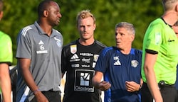 WAC-Coach Didi Kühbauer holte im Camp-Test gegen Straßburg (Fr) und Star-Trainer Patrick Vieira (li.) trotz 45-minütiger Unterzahl ein 0:0. (Bild: F. Pessentheiner)