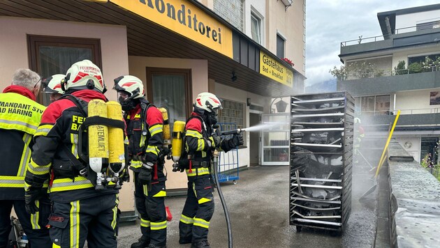 Die Feuerwehr konnte Schlimmeres verhindern. (Bild: zoom.tirol)