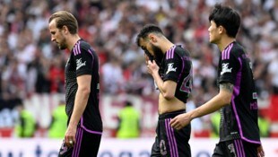 Verlässt Noussair Mazraoui (m.) die Bayern?
