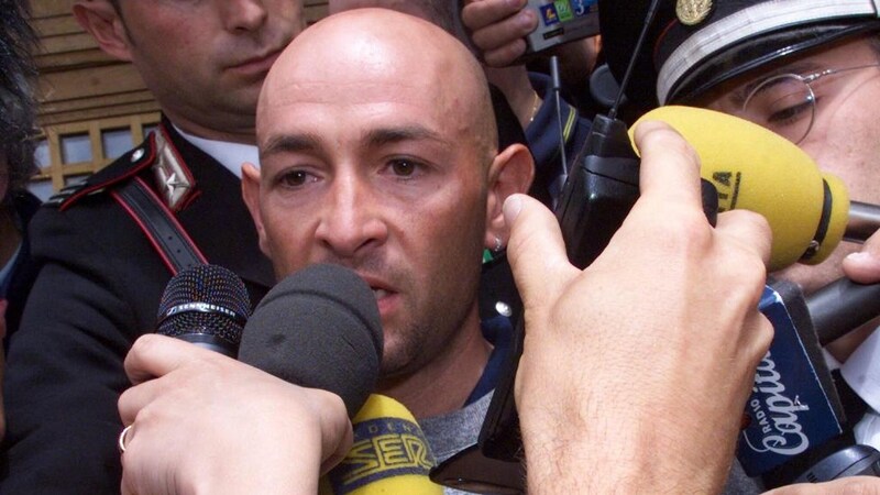 Marco Pantani wurde wegen Dopings aus dem Rennen genommen. (Bild: AFP/APA/Pascal PAVANI)