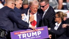 Donald Trump wenige Augenblicke nach den Schüssen.