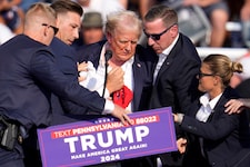 Donald Trump wenige Augenblicke nach den Schüssen.