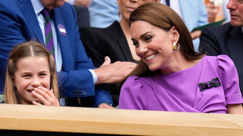 Princess Kate attended the Wimbledon final with her daughter Princess Charlotte. (Bild: APA/AP Photo/Kirsty Wigglesworth)