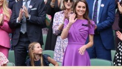 Prinzessin Charlotte war sichtlich stolz auf ihre Mama Kate, die bei ihrem Comeback in Wimbledon Standing Ovations bekommen hatte. (Bild: www.viennareport.at)