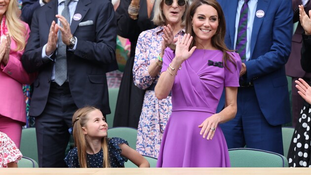 Princess Charlotte was visibly proud of her mom Kate, who received a standing ovation at her comeback at Wimbledon. (Bild: www.viennareport.at)