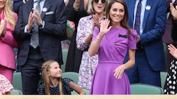 Prinzessin Charlotte war sichtlich stolz auf ihre Mama Kate, die bei ihrem Comeback in Wimbledon Standing Ovations bekommen hatte. (Bild: www.viennareport.at)