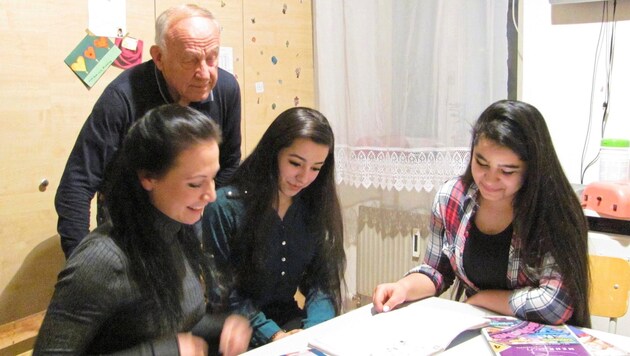 2009 wurde die „kostenlose Nachhilfe für sozial Bedürftige“ gegründet. 2200 Schüler wurden seither schon betreut.