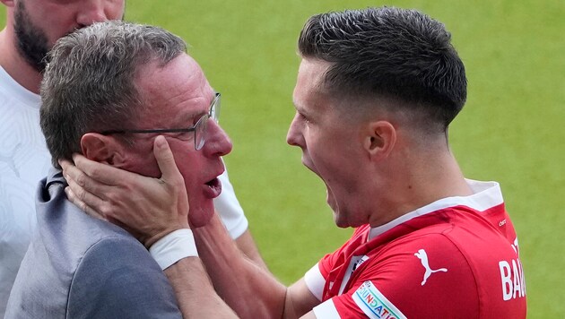 Ralf Rangnick (links) und Christoph Baumgartner feiern einen Treffer gegen Polen.  (Bild: AP ( via APA) Austria Presse Agentur/Copyright 2024 The Associated Press. All rights reserved)