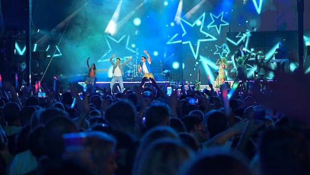 Fans und Musiker sind happy – die Starnacht war wieder ein Erfolg. (Bild: Evelyn Hronek/EVELYN HRONEK)