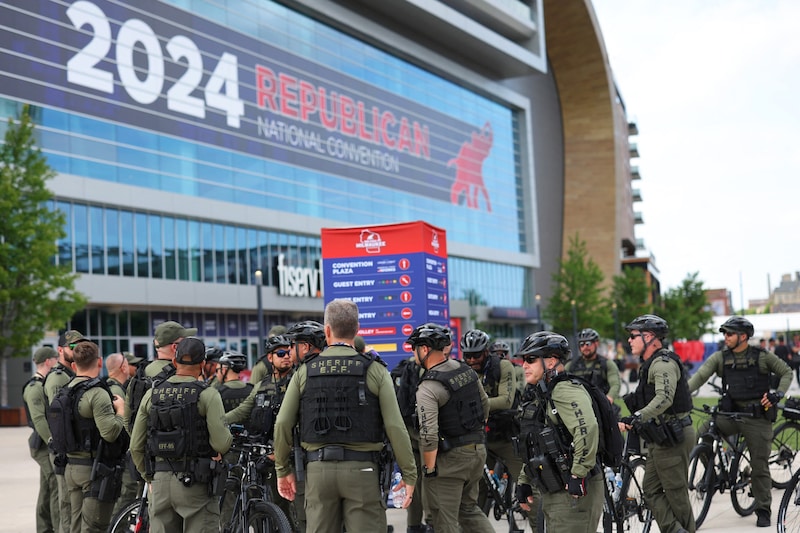 In Milwaukee laufen die Sicherheitsvorkehrungen auf Hochtouren. (Bild: Getty Images/Michael M. Santiago)