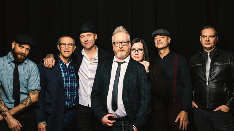 Irische Folklore und Punkmusik vereinen Flogging Molly. (Bild: Katie Hovland)