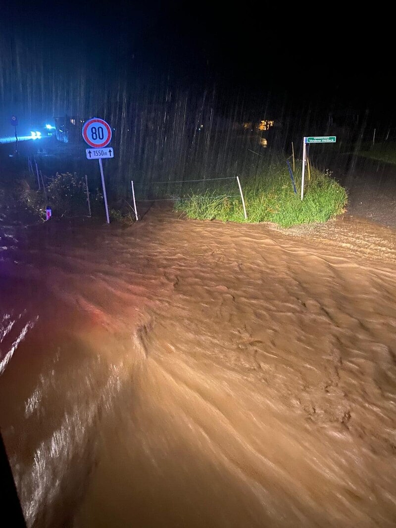 Scenes of devastation in Friesach-Wörth. (Bild: Feuerwehr Friesach-Wörth)