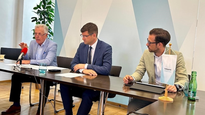 Die Volkspartei lud zur Pressekonferenz und teilte kräftig gegen die FPÖ aus.