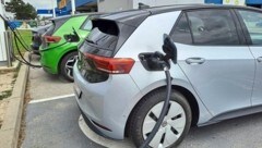 Mehr E-Autos machen mehr Ladestationen notwendig.  (Bild: P. Huber)