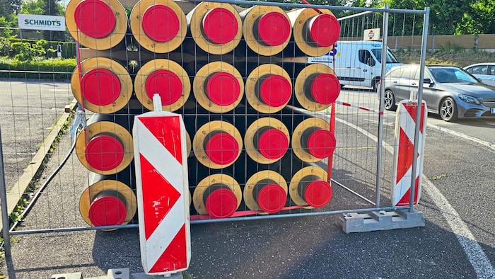 Rohre werden verlegt.