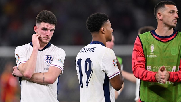 Declan Rice (l.) musste sich mit England im Finale geschlagen geben. (Bild: AFP/APA/Kirill KUDRYAVTSEV)