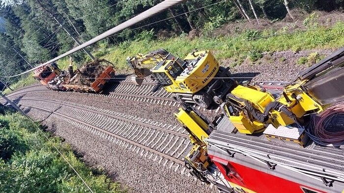 Die Reparatur-Teams arbeiten unter Hochdruck.