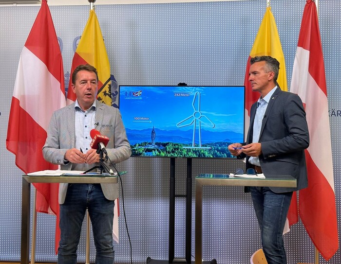 Erwin Angerer and Gernot Darmann at the press conference.