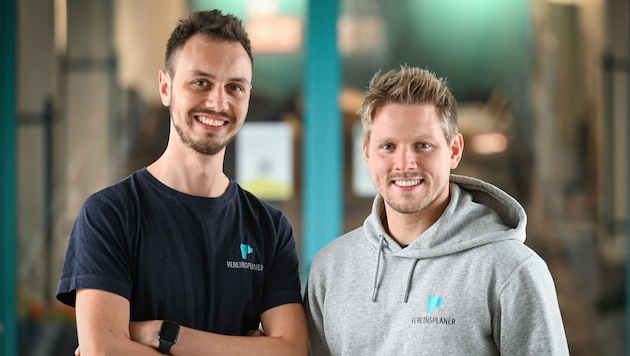 Mathias Maier and Lukas Krainz (right) recently presented version 3.0 of their digital club planner platform: "We tested the new functions with many cashiers beforehand." (Bild: Wenzel Markus)