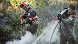 Löscharbeiten in Sibirien (Archivbild) (Bild: AFP)