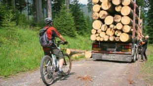 Hannes Wallner Viele Radfahrer nutzen Alm- und Forstwege, obwohl es oft verboten ist. Das sorgt immer wieder ...