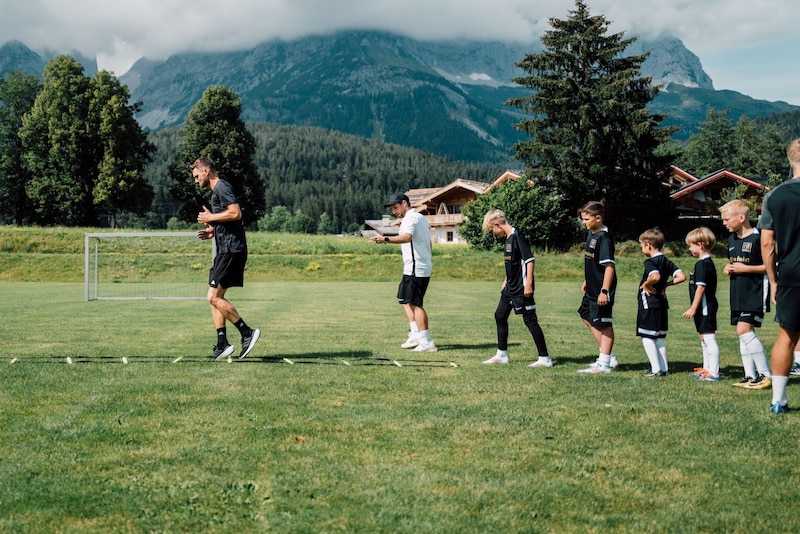 Sven Ulreich demonstrated many of the exercises. (Bild: Skyline Medien)