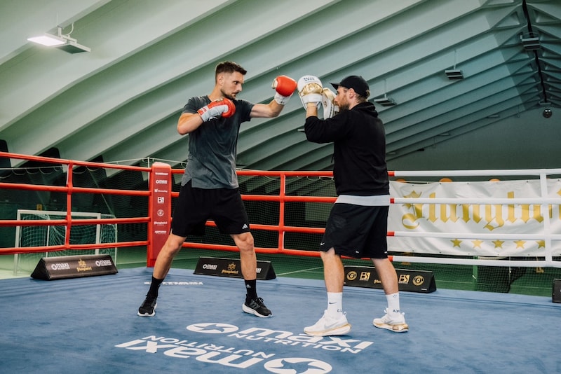 Sven Ulreich boxed with Björn Schulz at the Stanglwirt. (Bild: Skyline Medien)