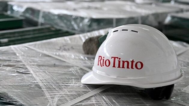 The mining company Rio Tinto was given back the license for the planned mine in Serbia's Jadar Valley. (Bild: APA/AFP/Andrej ISAKOVIC)