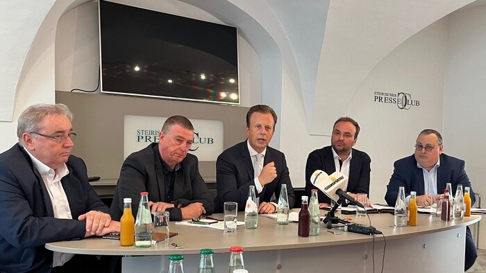 Präsentierten Fortschritte bei Primärversorgungseinheiten für Kinder: Vinzenz Harrer (ÖGK ...