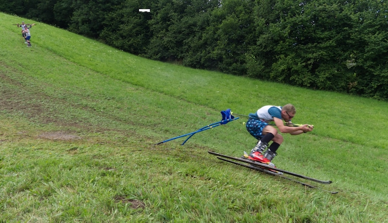 Sechs Tore, eine Laufzeit von zwölf Sekunden. Das Dürrnberger Sommerrennen ist rasant. (Bild: SV Dürrnberg)