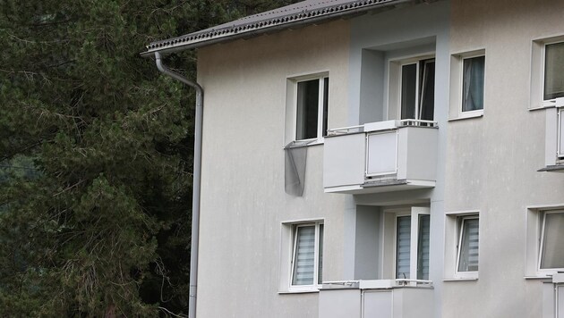 Der Vierjährige fiel in Weyer durch ein Fliegengitter im geöffneten Fenster. (Bild: Scharinger Daniel)