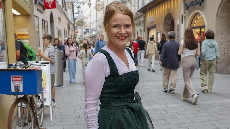 Mothwurf focuses on convertible dirndls that can also be worn as a dress. (Bild: Tschepp Markus)