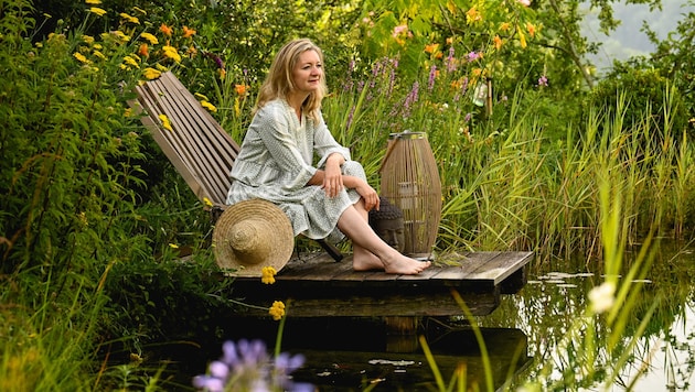 Patrizia Haslinger bei ihrem Schwimmteich (Bild: Wenzel Markus/Markus Wenzel)