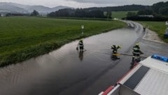 Die Straße zwischen Kobenz und Seckau wurde am Mittwoch überschwemmt. (Bild: Thomas Zeiler)