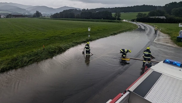 Die Straße zwischen Kobenz und Seckau wurde am Mittwoch überschwemmt. (Bild: Thomas Zeiler)