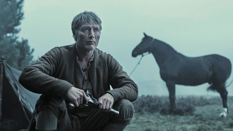 Ludwig Kahlen (Mads Mikkelsen), ein ehemaliger Hauptmann der königlichen Armee unter Frederick V., ist entschlossen, die karge Heide in Jütland nutzbar zu machen. (Bild: Filmladen)