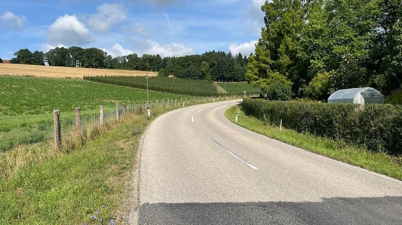 The tragedy happened in the bend on the Mistelbacher Berg. (Bild: zVg)