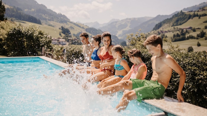 Eingebettet in die majestätische Bergwelt des Salzburger Landes: Erleben Sie eine unvergessliche Auszeit im Hotel Dorfer – wo Gastfreundschaft, Komfort und Genuss aufeinandertreffen.