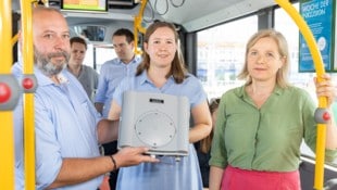 Mark Perz (Holding Graz), Projektleiterin Elisabeth Burghard und Vizebürgermeisterin Judith Schwentner (Grüne) (Bild: Foto Fischer)