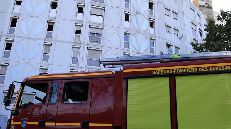 The fire broke out on the second floor. (Bild: AFP/Valery Hache)