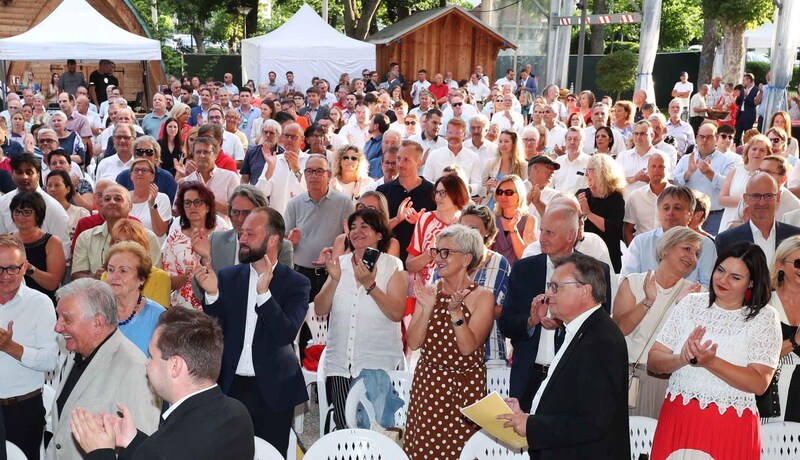 More than 800 guests attended the ceremony (Bild: Judt Reinhard)