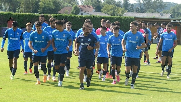 The FC Porto stars are currently at a training camp in Bad Tatzmannsdorf and are completing their training sessions in Unterschützen. (Bild: Franz Weber)