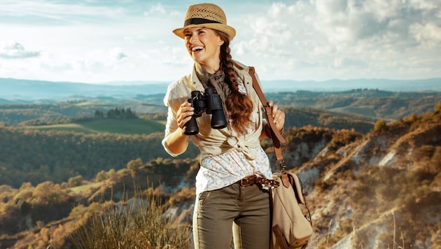 Traveling alone has become increasingly popular, especially among women - but how do you book as cheaply as possible? (Bild: stock.adobe.com/Alliance - stock.adobe.com)