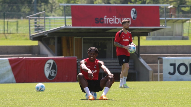 The atmosphere at the training camp in Schruns is just right - "Juni" and Co. are having fun. (Bild: Peter Weihs/Kronenzeitung)