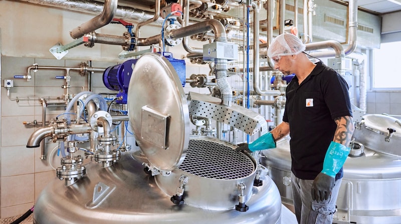 The detergents are produced at the Hallein plant. (Bild: Werner & Mertz Professional)